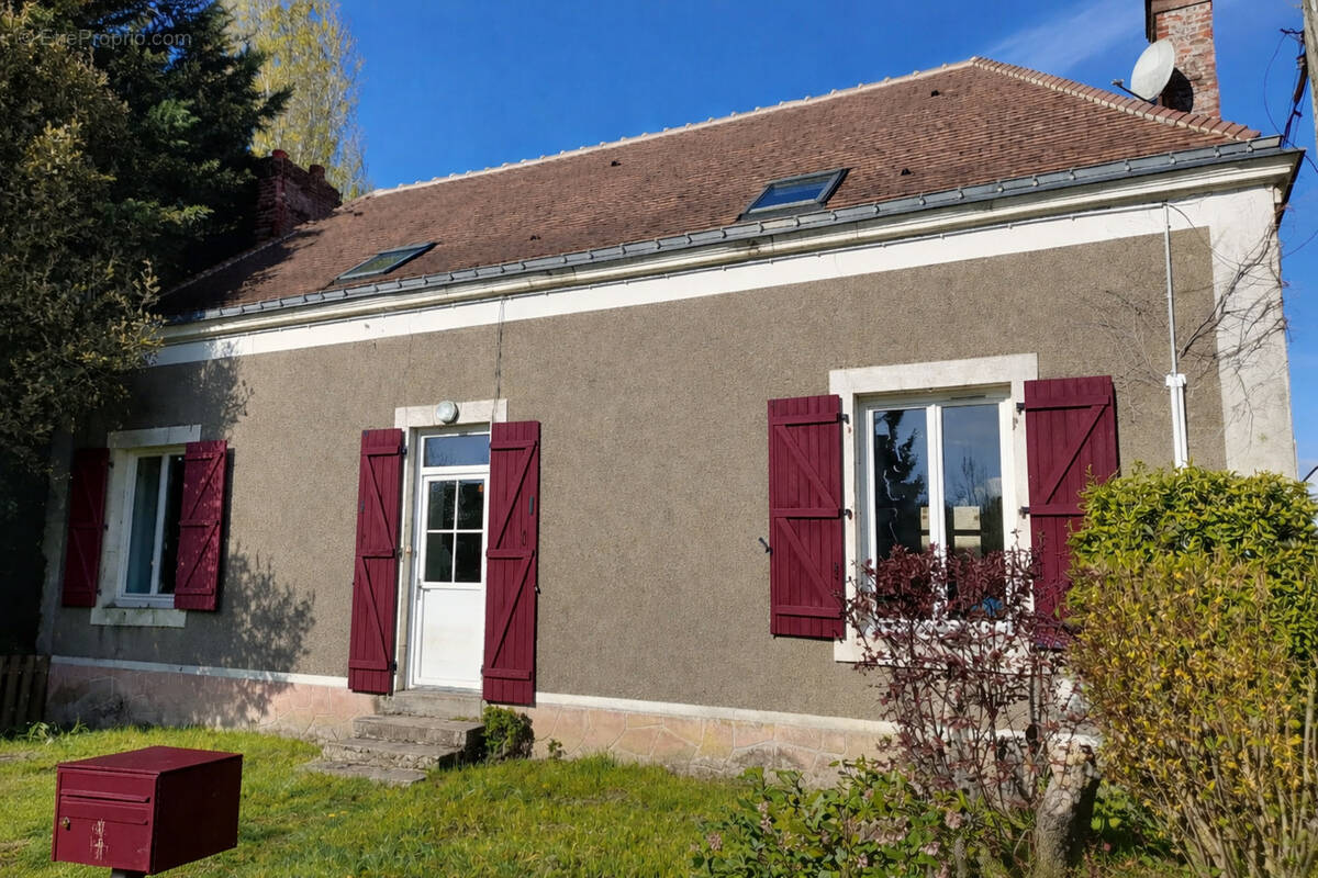 Maison à NEUVY-EN-CHAMPAGNE