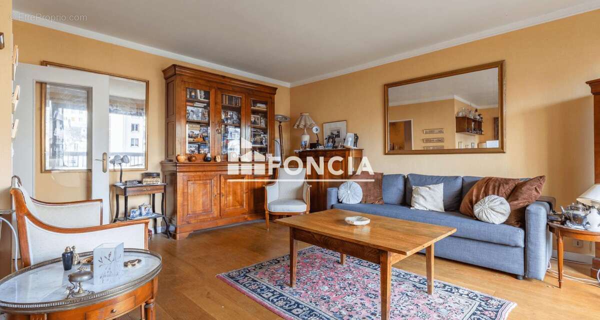 Appartement à BOURG-LA-REINE