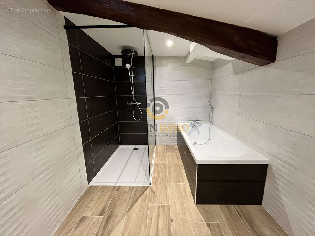 Maison à MONCOUTANT