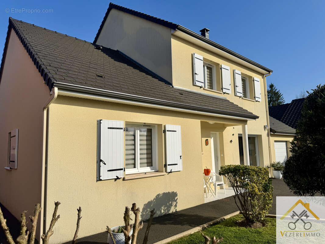 Maison à VARETZ