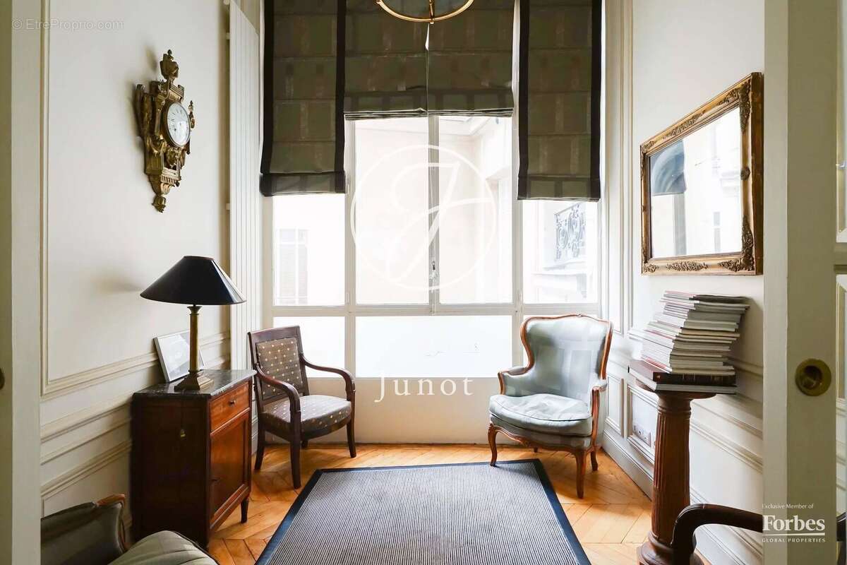 Paris 16e - IENA /  PLACE DES ETATS-UNIS -  Appartement mixte à vendre - 18 pièces - 452,64m² Carrez. - photo 18