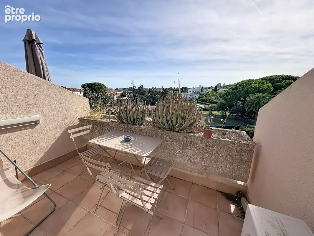 Antibes - 2 pièces dernier étage - Terrasse- Piscines et Tennis - photo 2