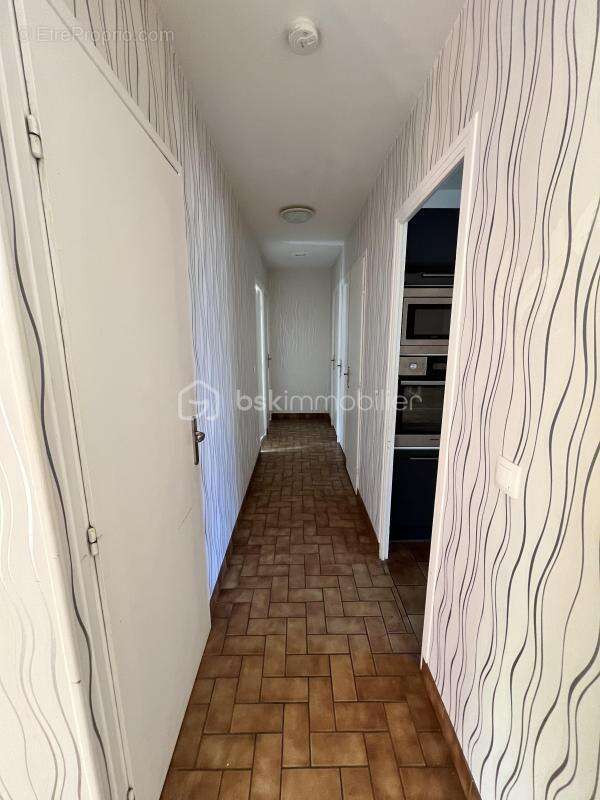 Charmant pavillon de plain-pied sur sous-sol complet avec garage et terrain - photo 12