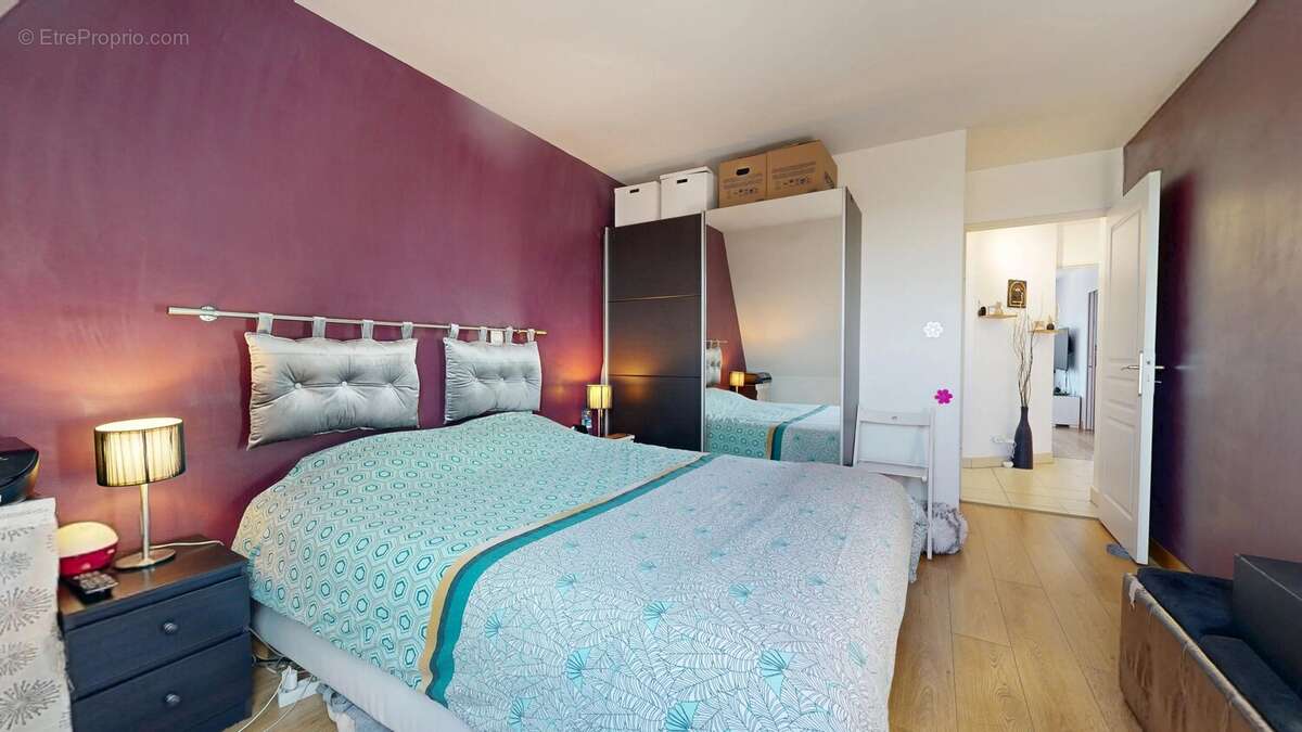 Appartement à VAUJOURS