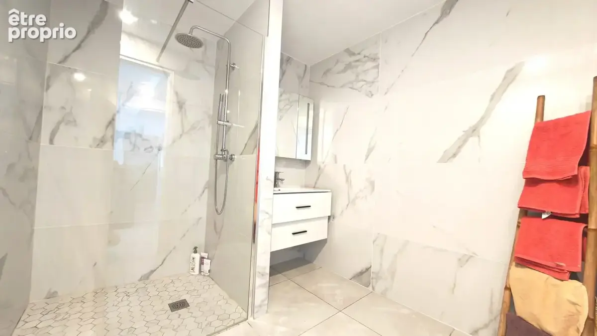 Appartement 69 m² à Saint-Pierre  - photo 3