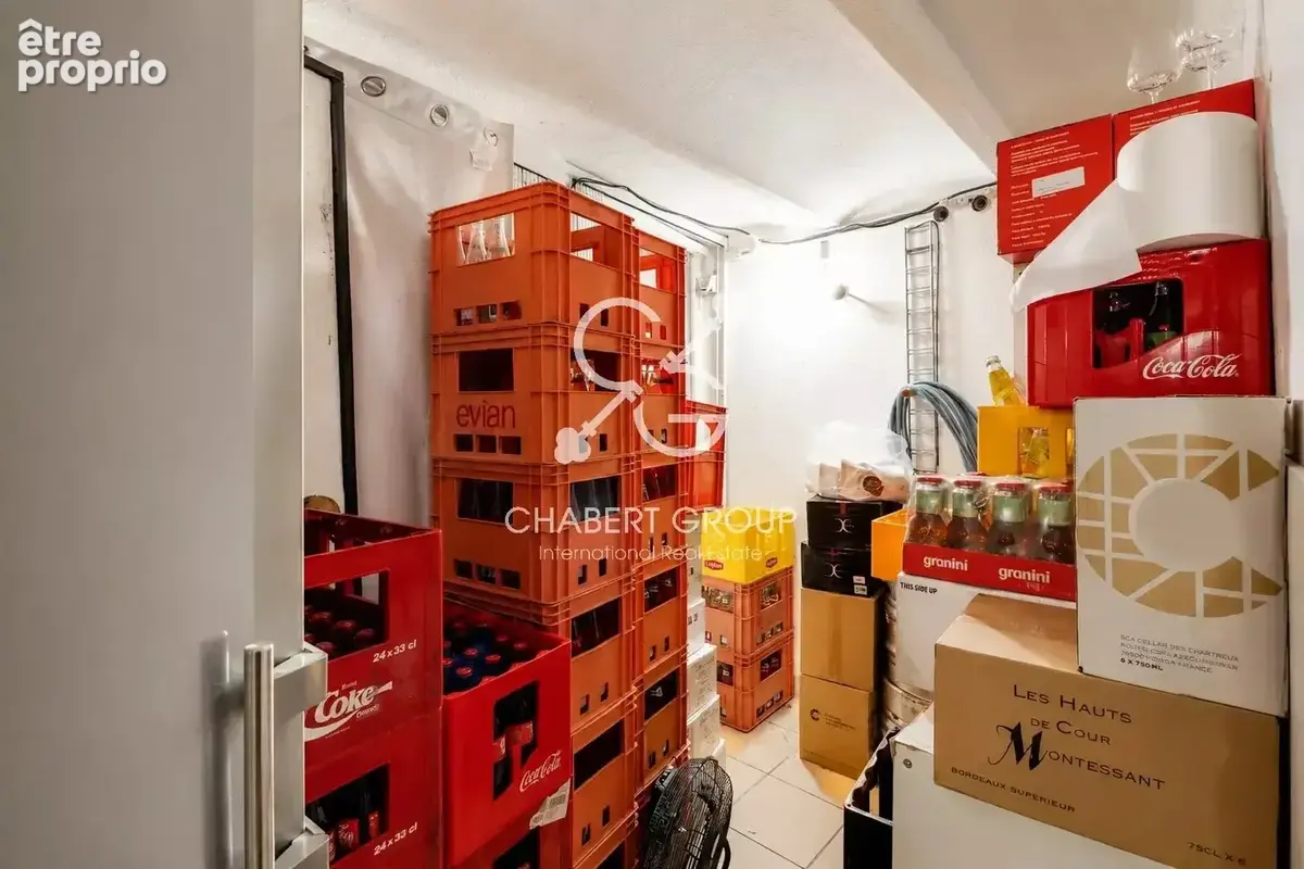 Villefranche-sur-mer – vieille-ville - murs commerciaux – 3 pièces – 27,3 m² – loués - photo 5