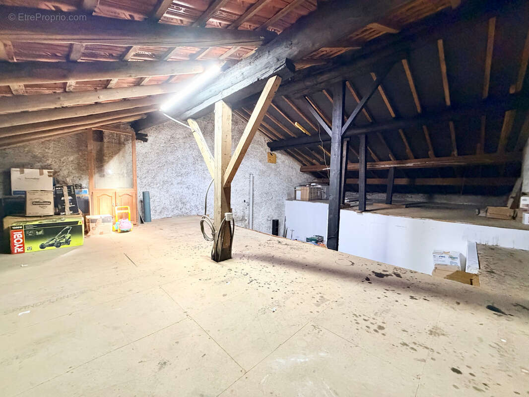 Maison à CHOLOY-MENILLOT