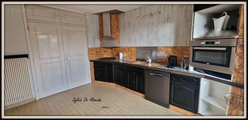 Maison à BAGE-LE-CHATEL