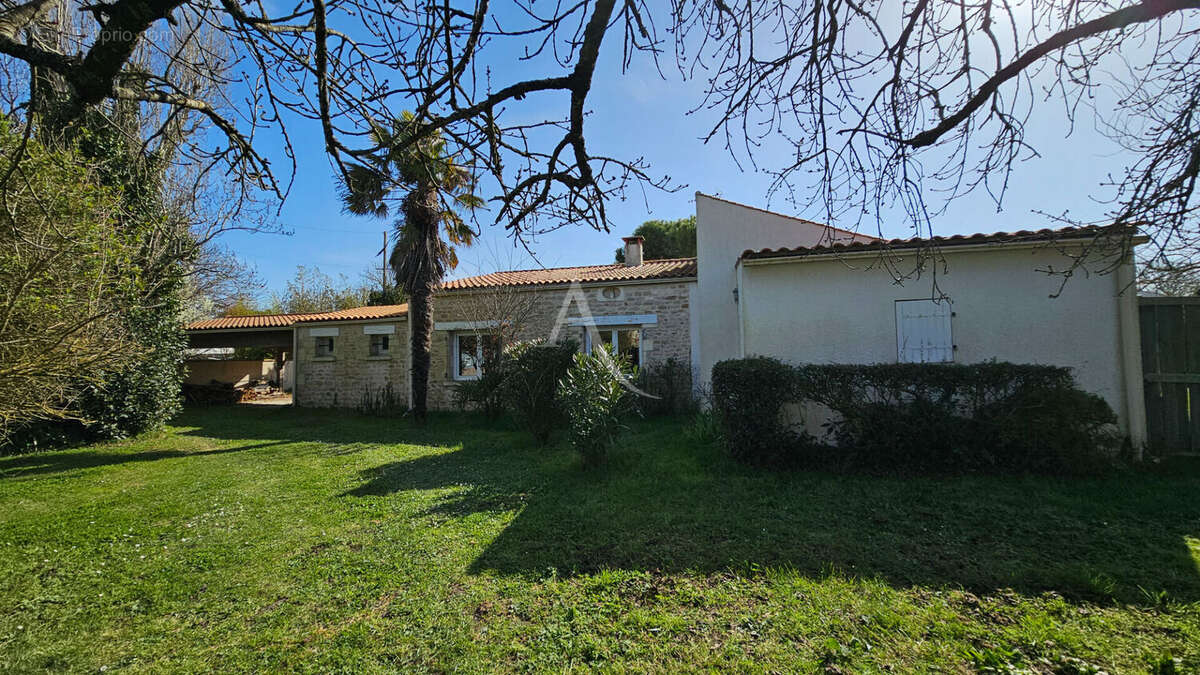 Maison à PORT-DES-BARQUES