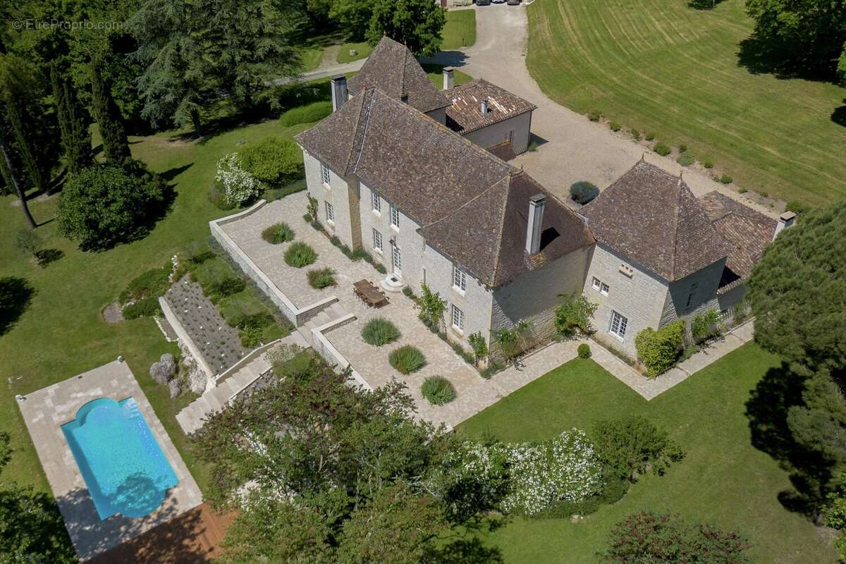 Maison à MONTCUQ