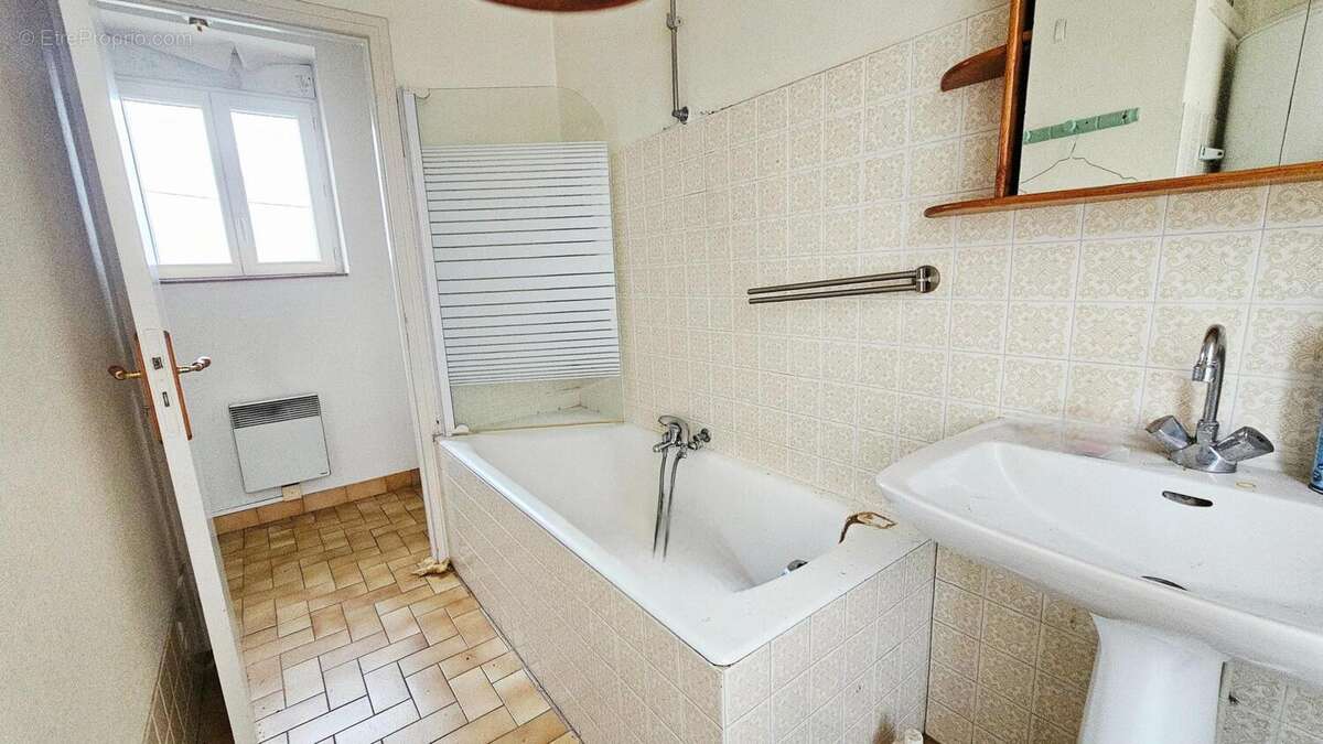 Photo 8 - Maison à YZEURES-SUR-CREUSE