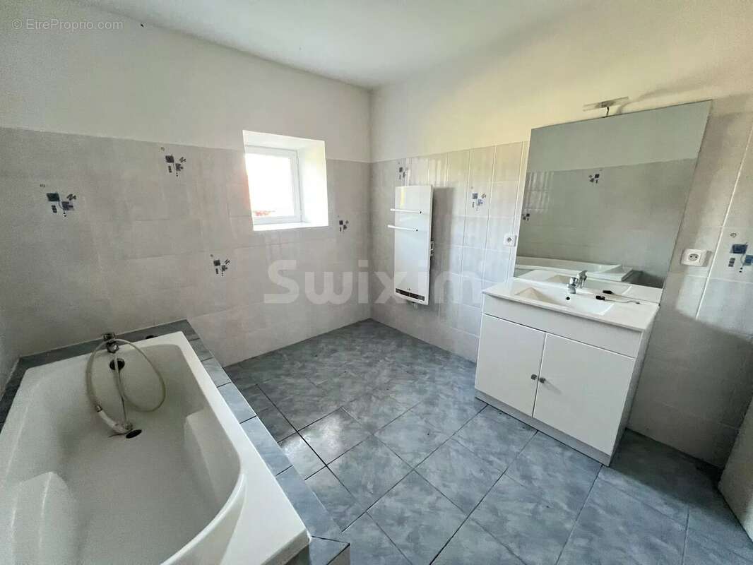 Maison à LONS-LE-SAUNIER