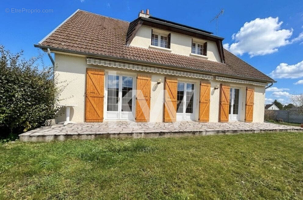 Maison à SAINT-HILAIRE-SAINT-MESMIN