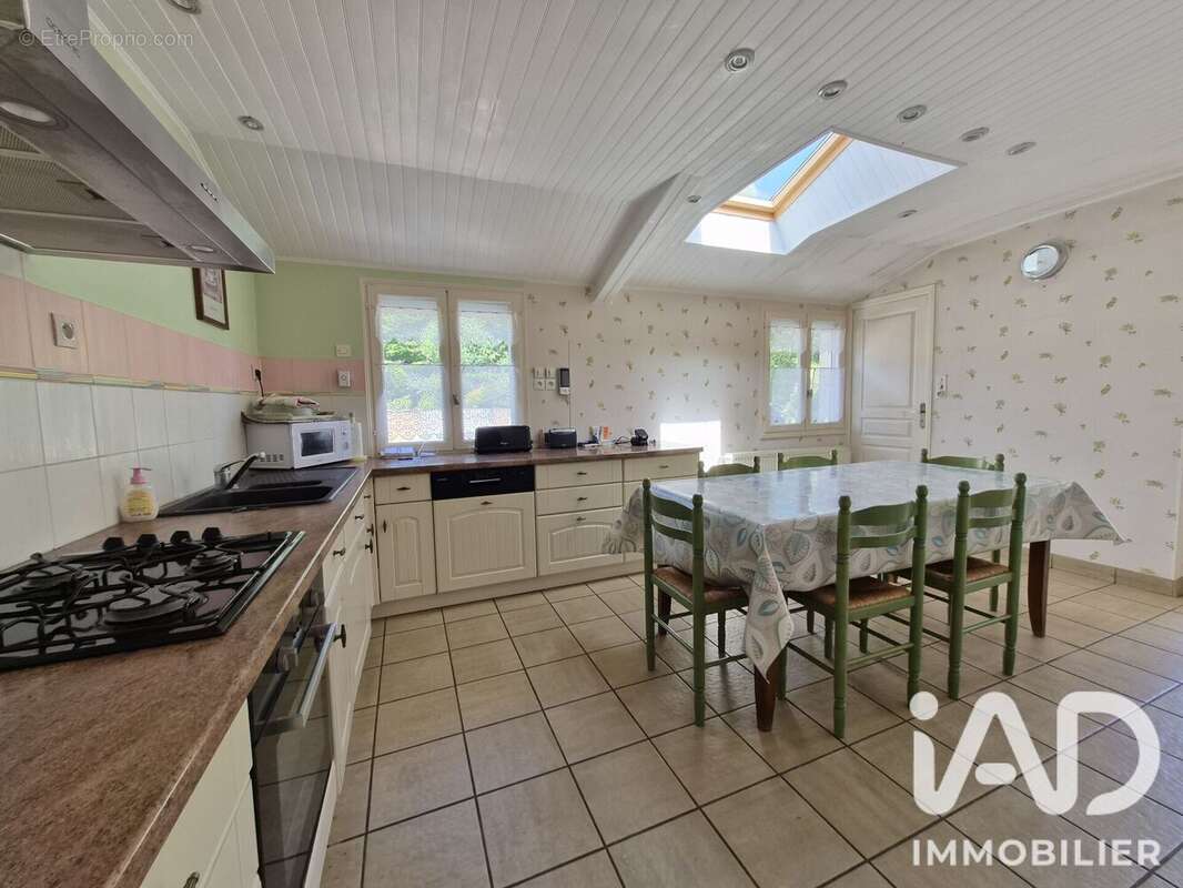 Maison 100 m² à Lecousse  - photo 6