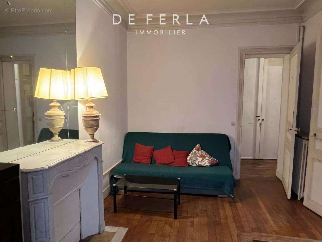 Appartement à PARIS-7E