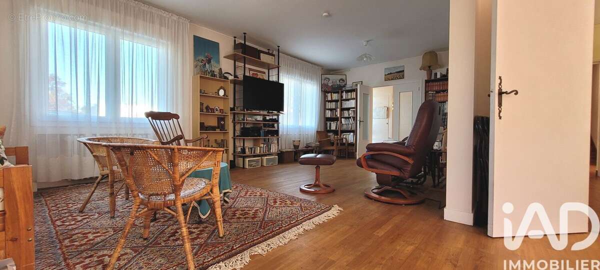 Maison 204 m² à Saint-Jean-D'angely  - photo 3