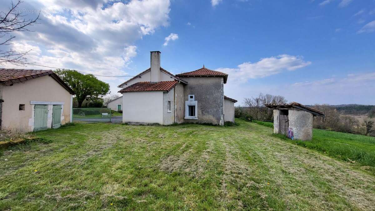 Maison à TOCANE-SAINT-APRE