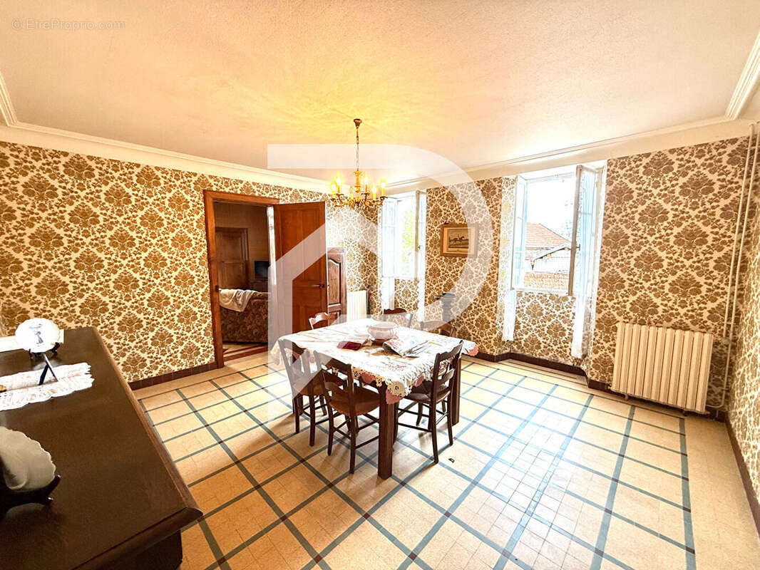 Maison à VIELLESEGURE