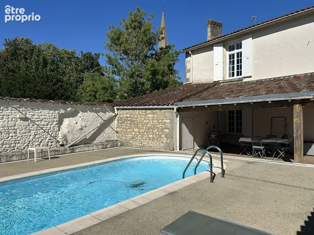 Maison de Maître du XIXe siècle au coeur de village avec piscine et dépendances - photo 15