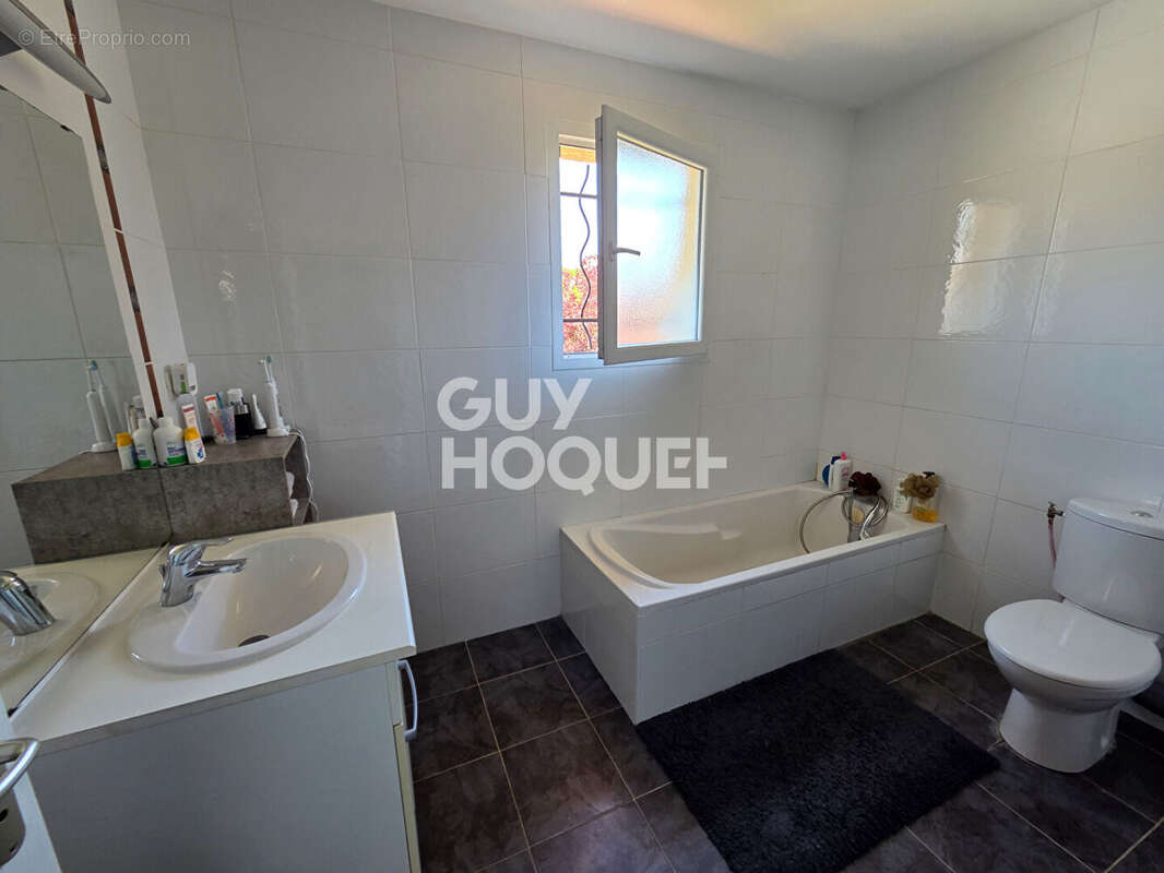 Maison à ROUSSILLON