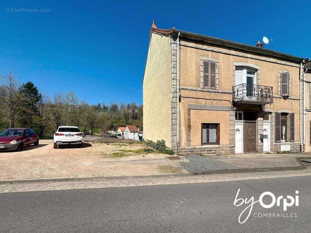 Appartement à SAINT-ELOY-LES-MINES