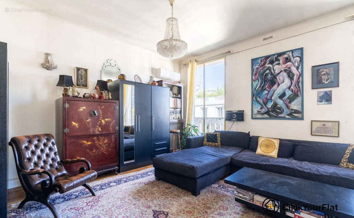 Appartement à PARIS-16E