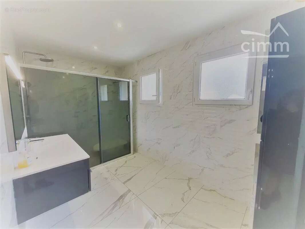 Appartement à LA CHAPELLE-DE-LA-TOUR