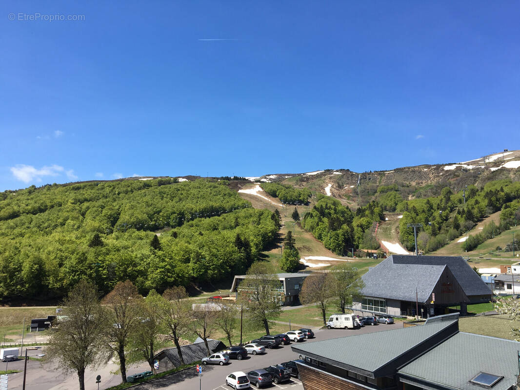 Appartement à COMPAINS