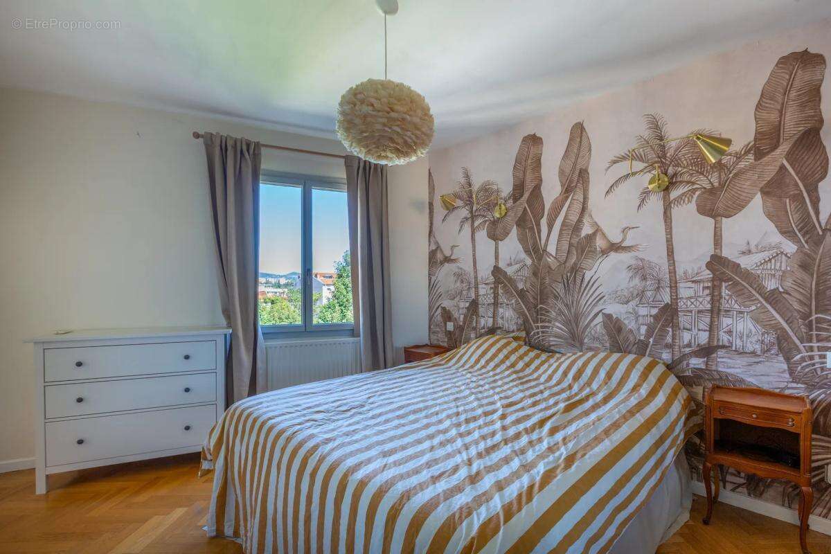 Appartement à TASSIN-LA-DEMI-LUNE