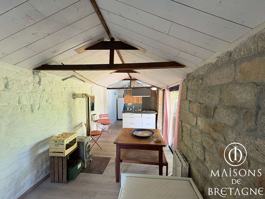 Maison et dépendance à Bannalec, sur un terrain de 1,7 hectare. - photo 8