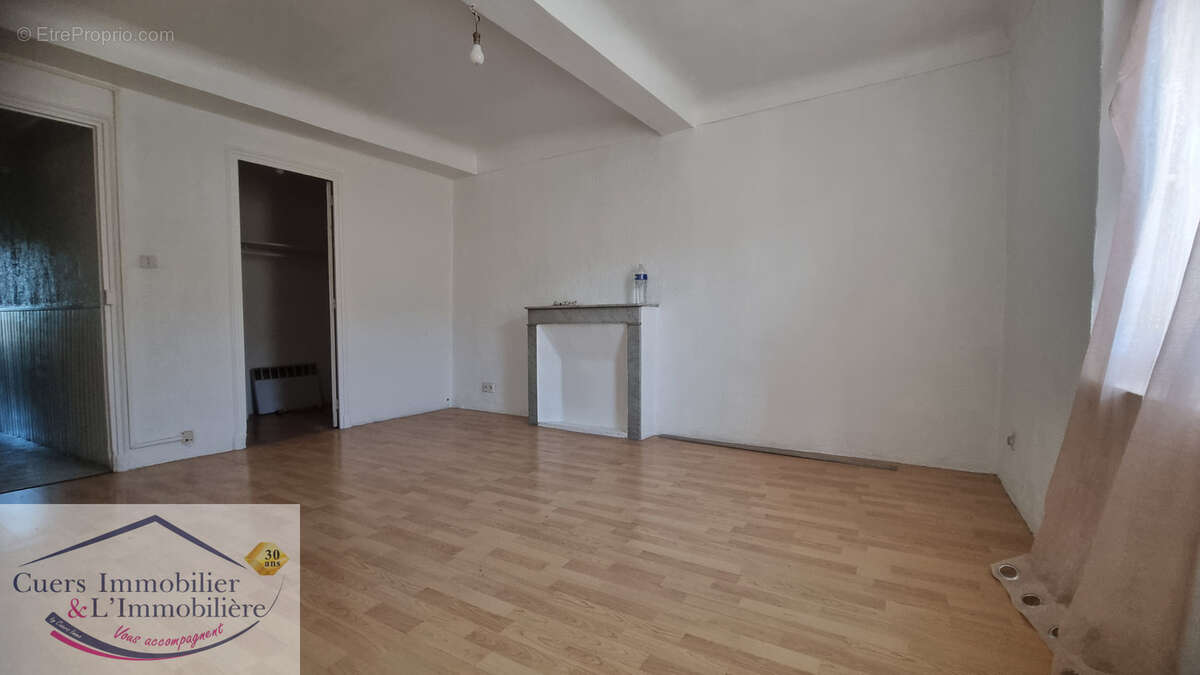 Appartement à LA CRAU