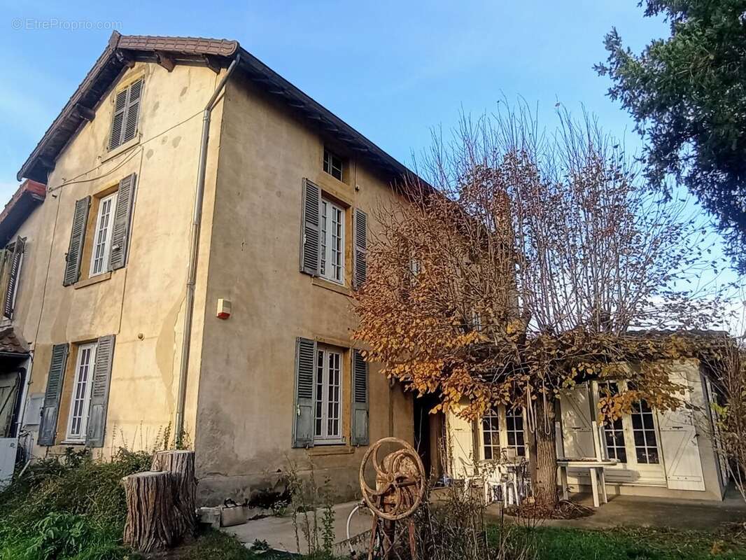 Maison à SAINT-NIZIER-SOUS-CHARLIEU