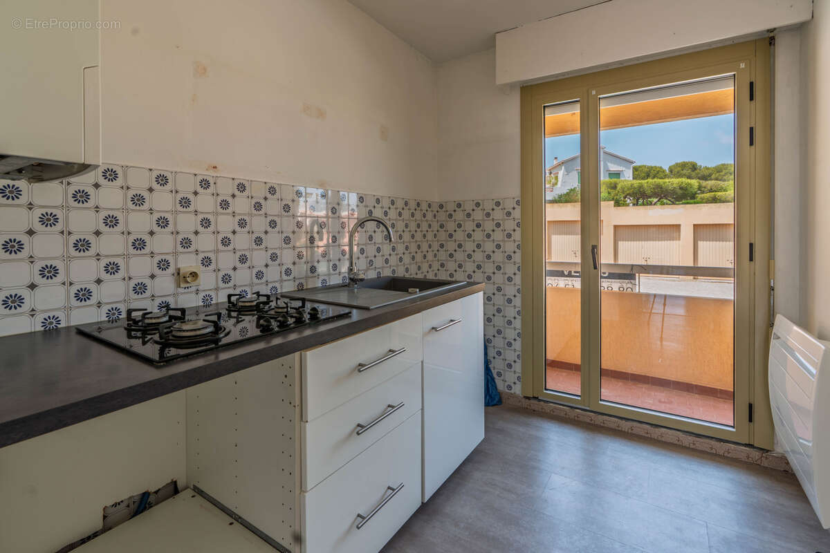 Saint-Mandrier-sur-Mer Appartement 2 pièces avec vue mer, terrasse, parking et cave - photo 4