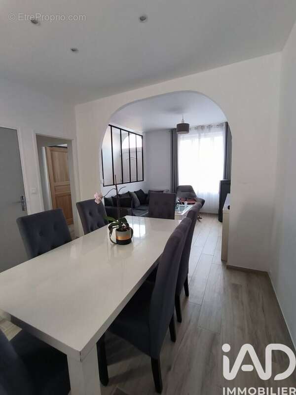 Photo 2 - Maison à PICQUIGNY