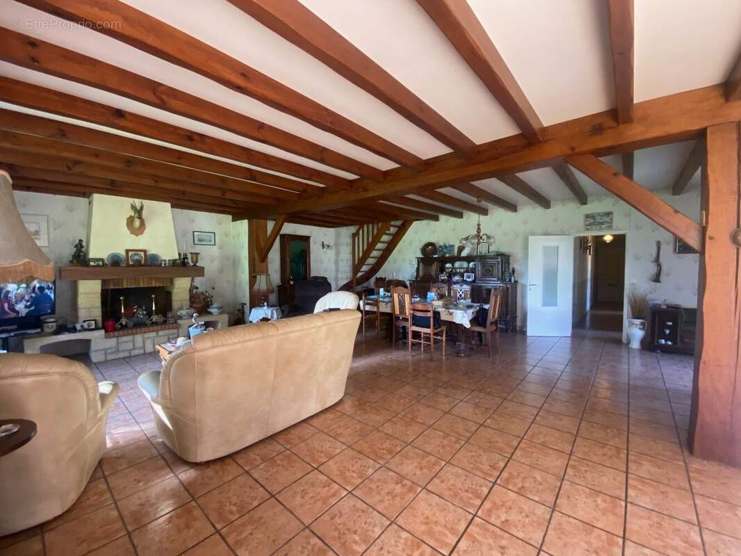 Maison à ARES