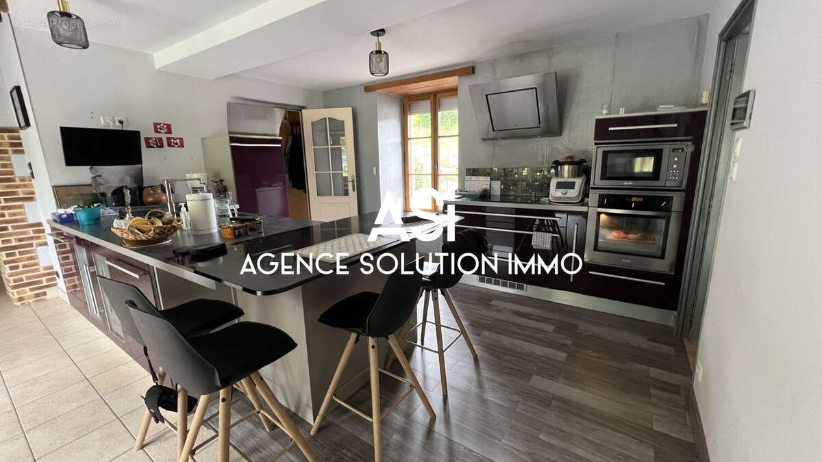 Maison à SAINTE-GEMMES-LE-ROBERT