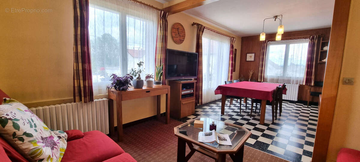 Maison à RIBECOURT-DRESLINCOURT