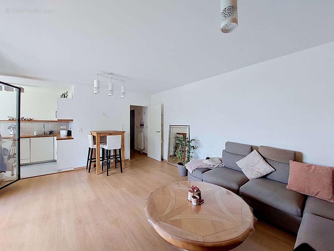 Appartement à SAINTE-LUCE-SUR-LOIRE