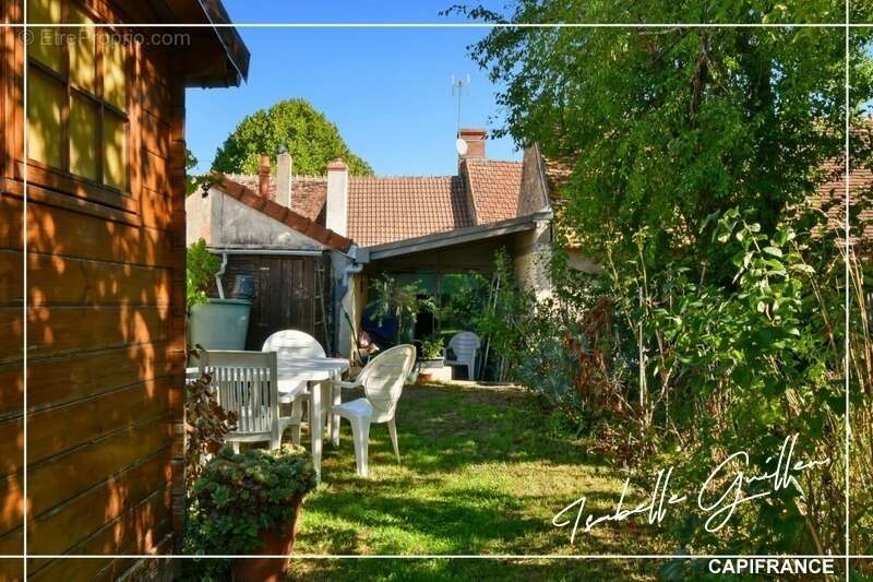 Maison à LE CHATELET