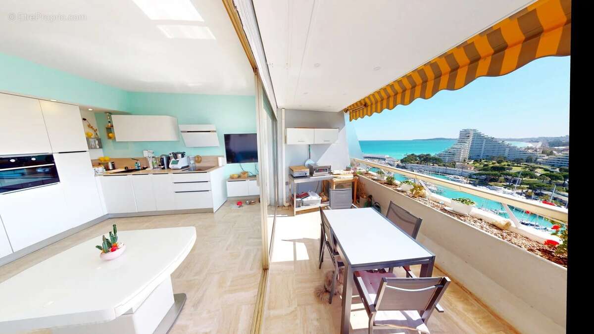 Appartement à VILLENEUVE-LOUBET