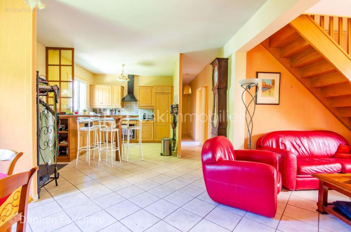 Maison à VAUX-LE-PENIL