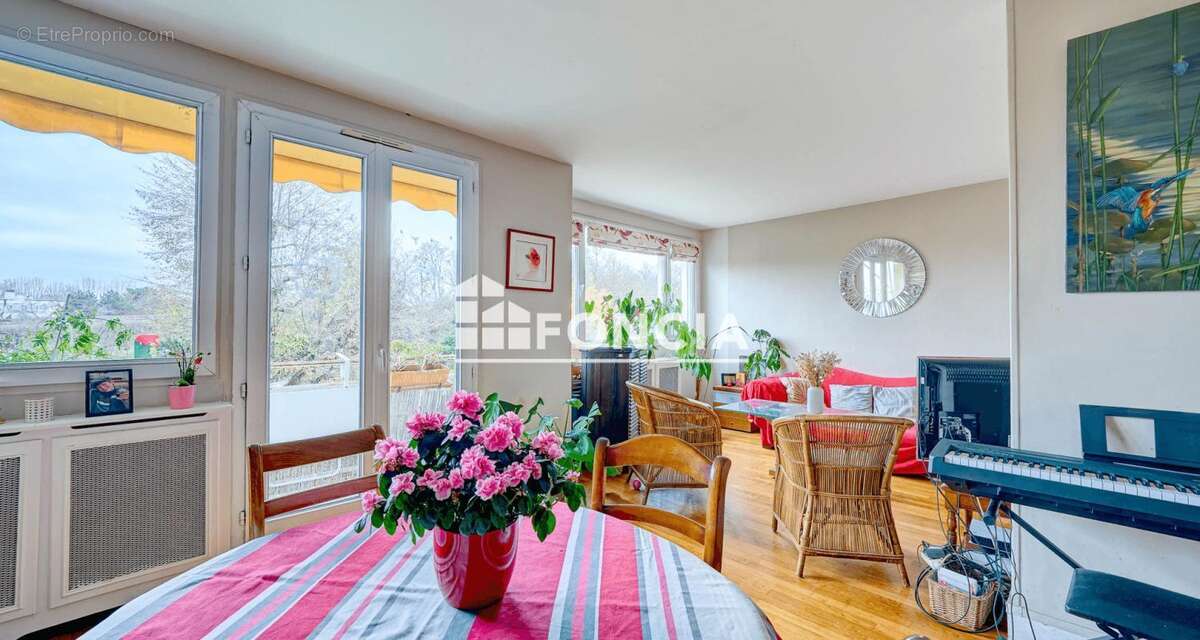 Appartement à BOURG-LA-REINE