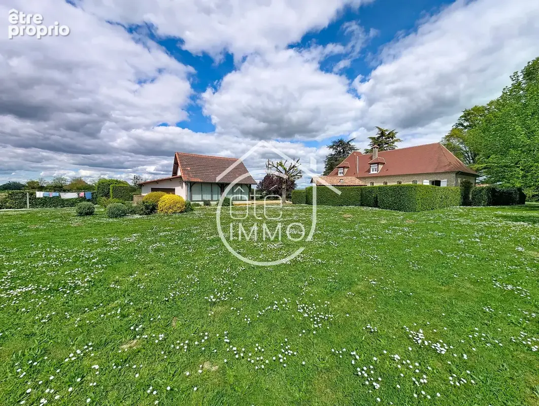BERGERAC : Maison familiale de 204m² au cœur d'un parc arboré avec étang clos - photo 15
