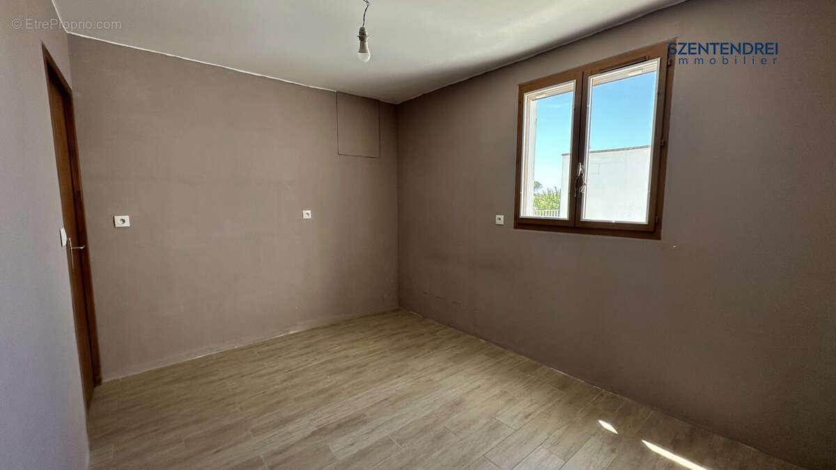 À vendre Maison T6 avec garage Lunel Nord  - Maison à LUNEL