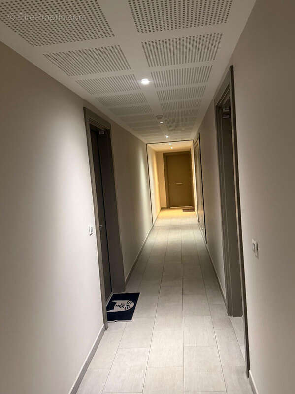 Appartement à SAINT-LAURENT-DU-VAR