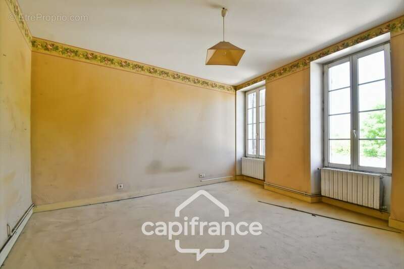 Maison à SAINT-JEAN-D&#039;ANGELY