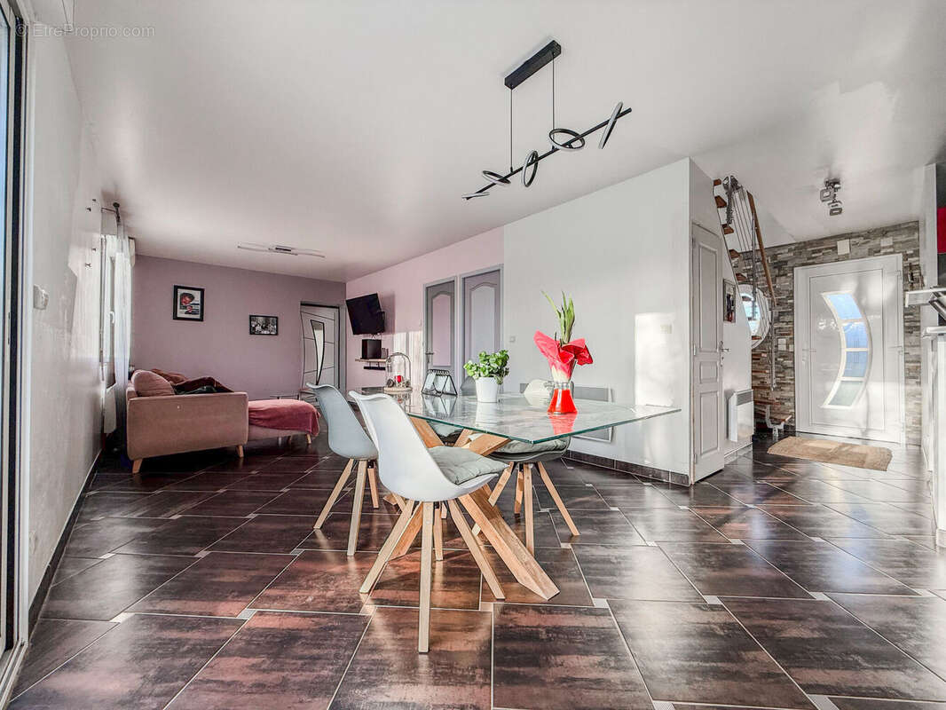 Photo 7 - Maison à ROSIERES-EN-SANTERRE