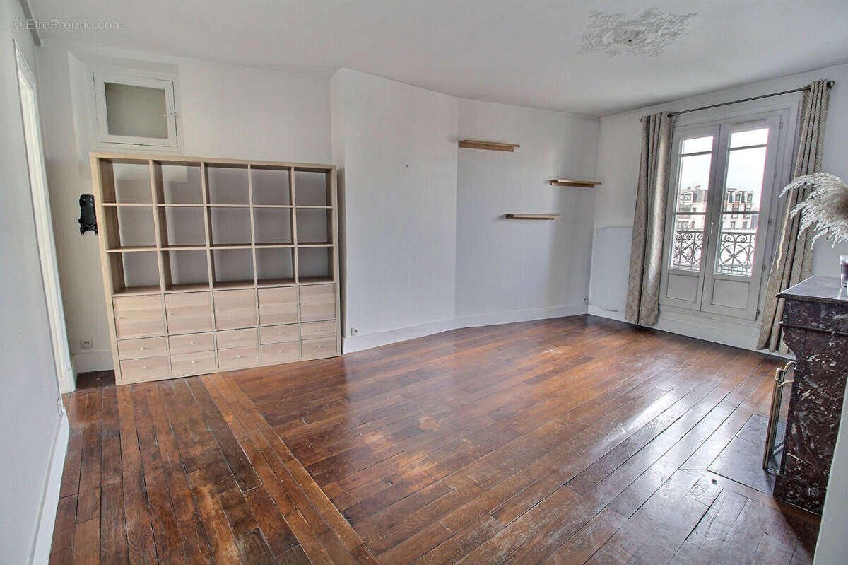 Appartement à LA GARENNE-COLOMBES