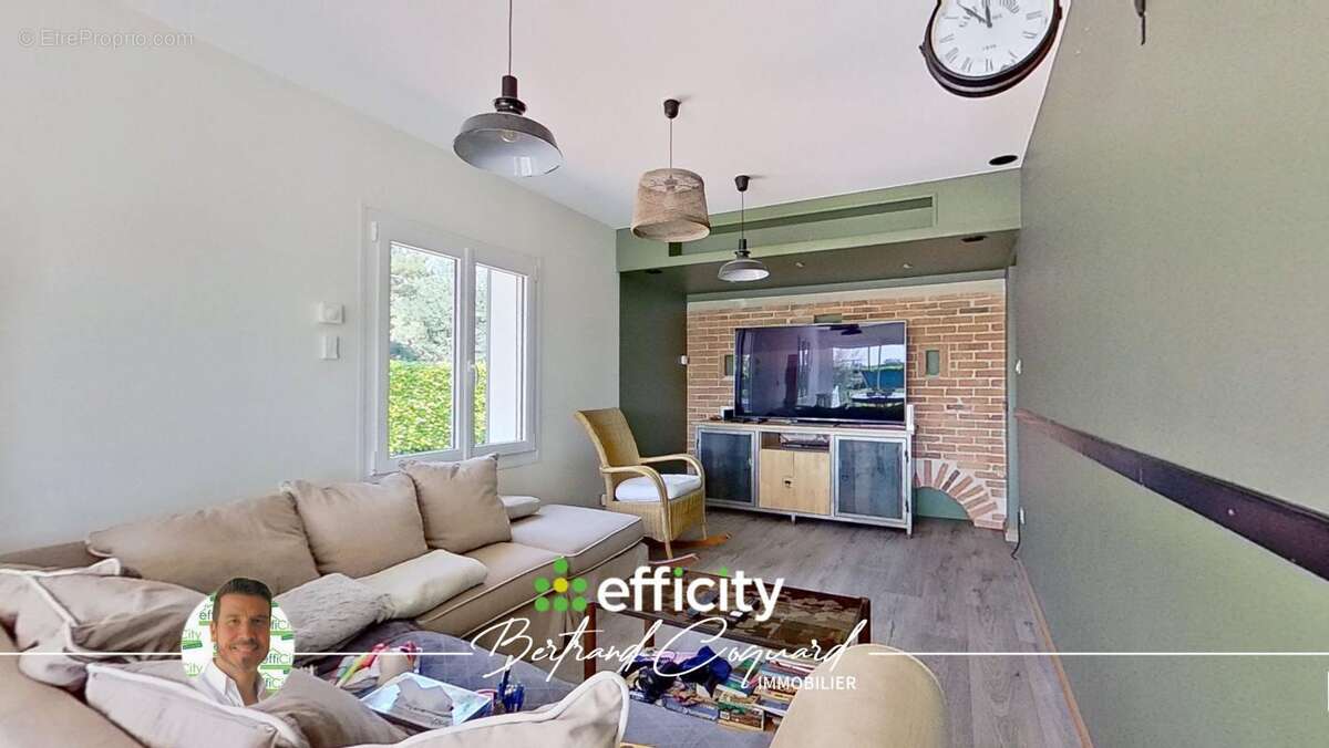 Maison 200 m² à Saint-Jodard  - photo 5