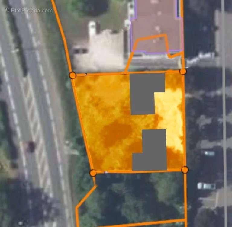 Terrain à CHATELLERAULT